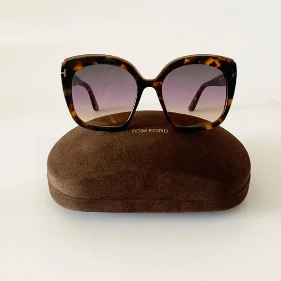 Tom Ford Tortoise Shell Sunglasses - Picture 6 of 6